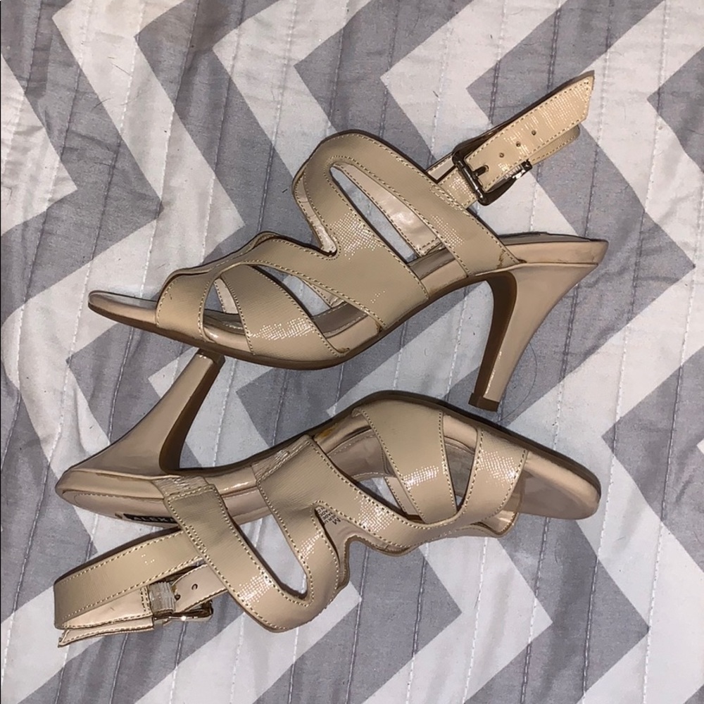 NEW nude heel
